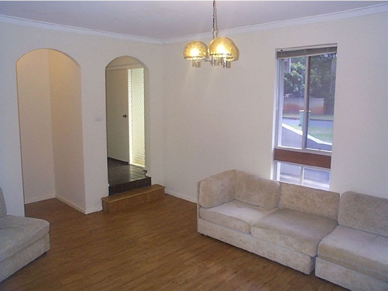 1/7 Loris Way, Kardinya WA 6163