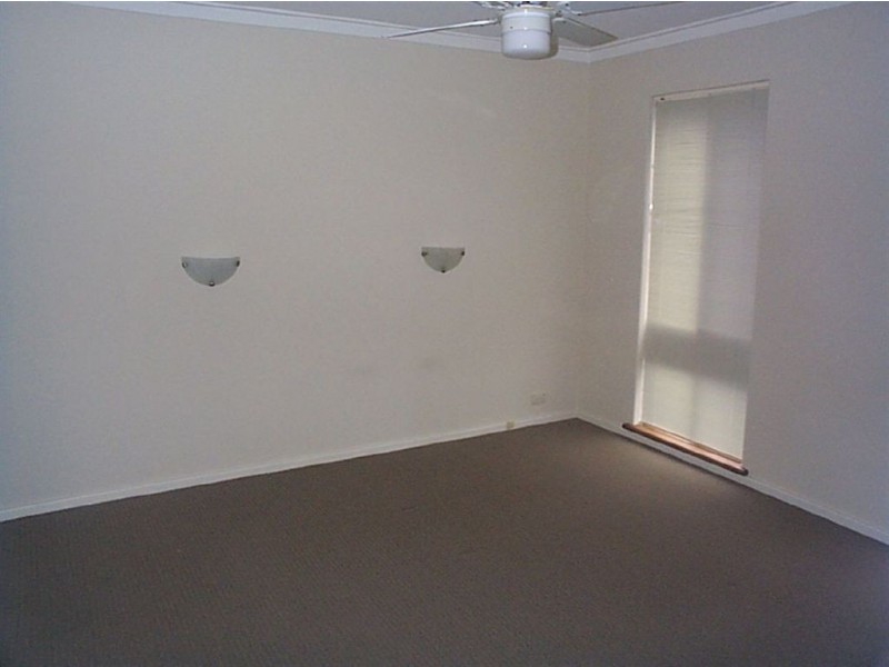 1/7 Loris Way, Kardinya WA 6163