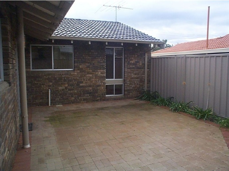 1/7 Loris Way, Kardinya WA 6163