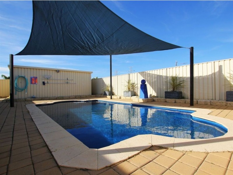 4 Marav Court, Success WA 6164
