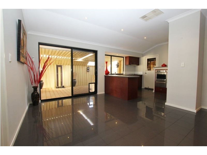 4 Marav Court, Success WA 6164