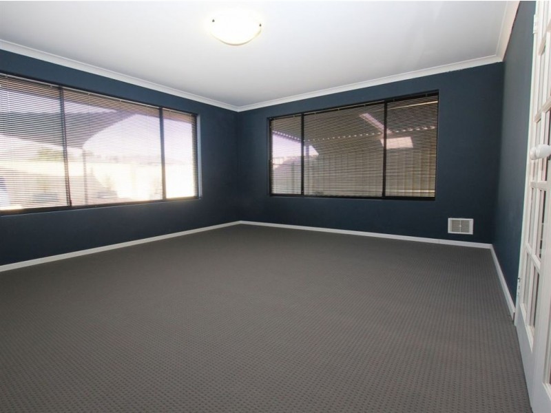 4 Marav Court, Success WA 6164