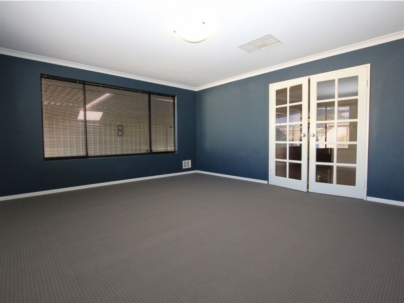 4 Marav Court, Success WA 6164