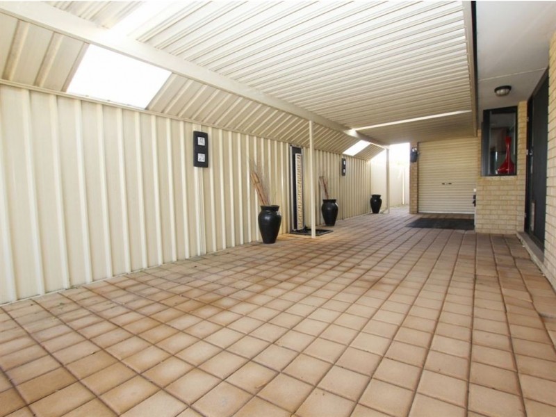 4 Marav Court, Success WA 6164