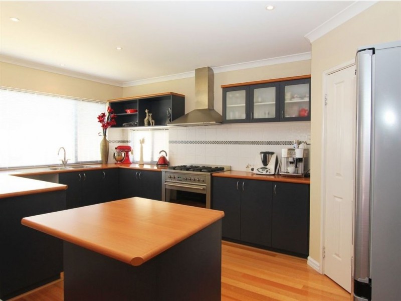 62 Carnegie Parade, Success WA 6164