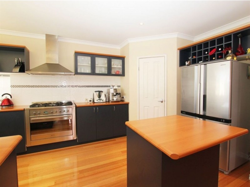 62 Carnegie Parade, Success WA 6164
