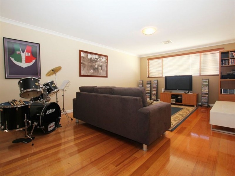 62 Carnegie Parade, Success WA 6164