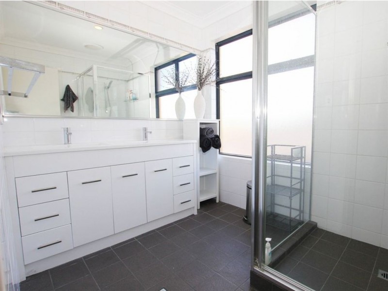 62 Carnegie Parade, Success WA 6164
