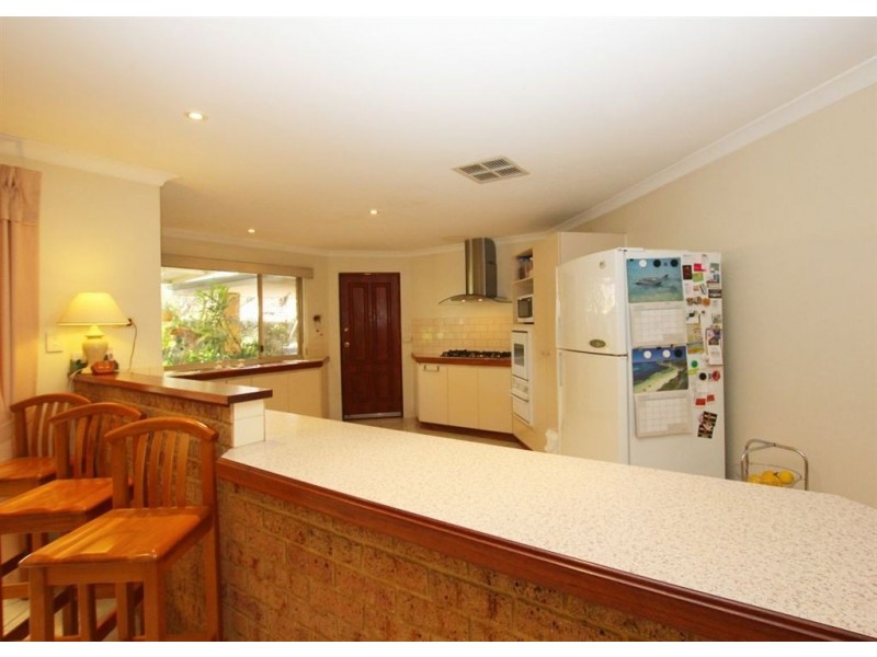 36 Derwent Crescent, Success WA 6164