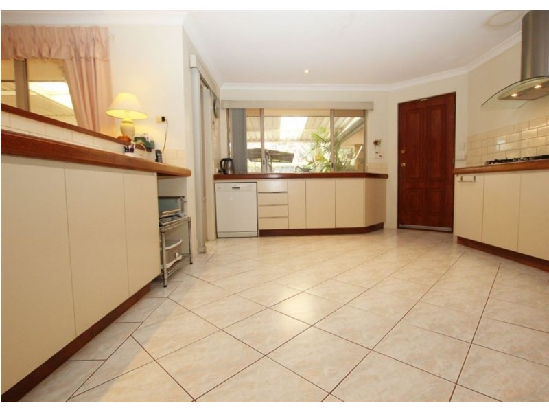 36 Derwent Crescent, Success WA 6164