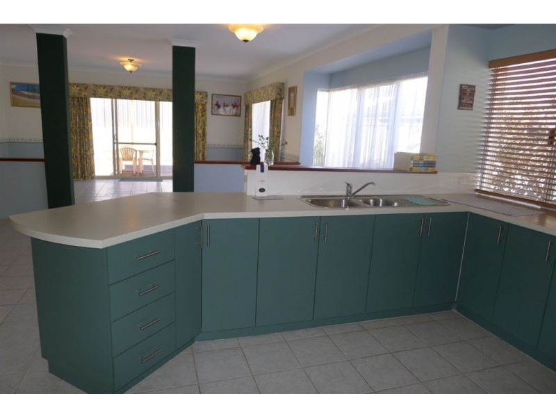 7 Spelthorne Way, Wellard WA 6170