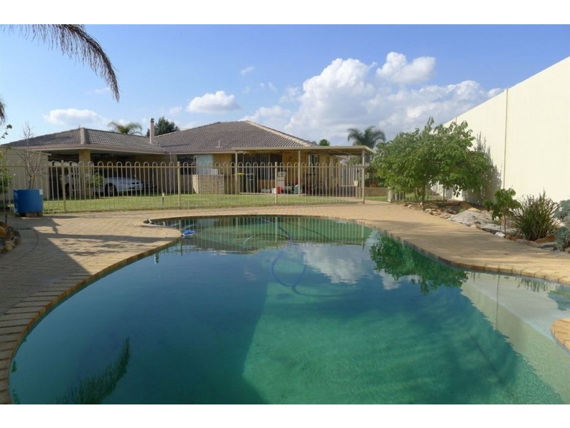 7 Chipper Close, Leeming WA 6149