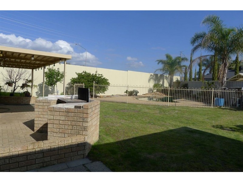 7 Chipper Close, Leeming WA 6149