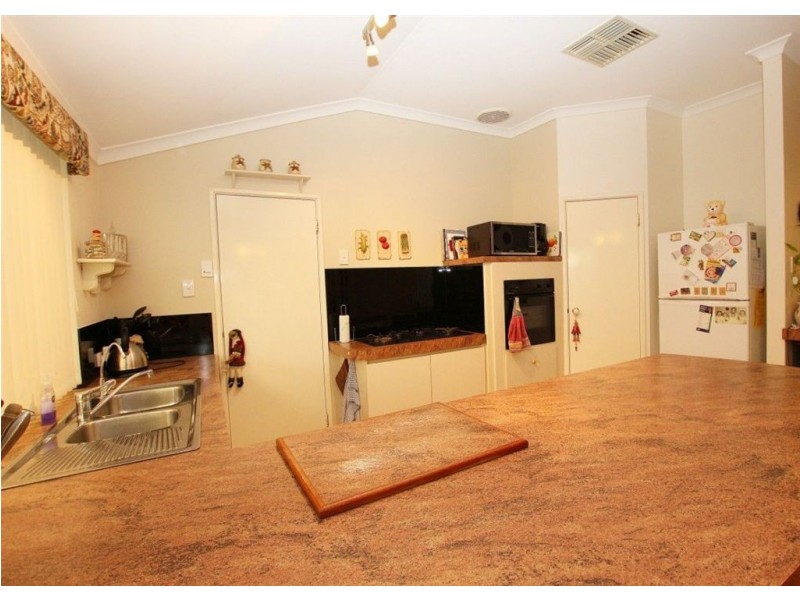 32 Folland Parade, Atwell WA 6164