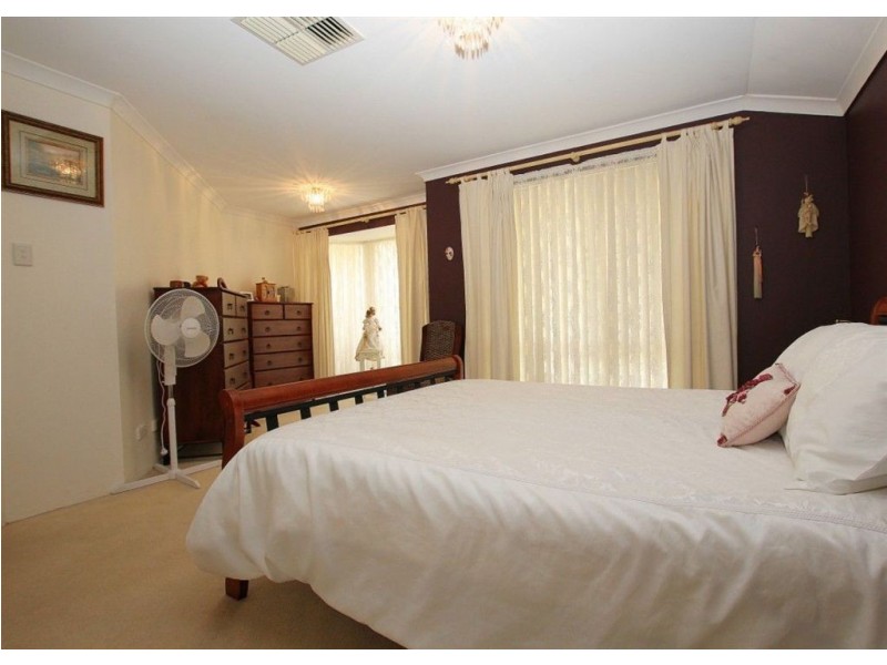 32 Folland Parade, Atwell WA 6164