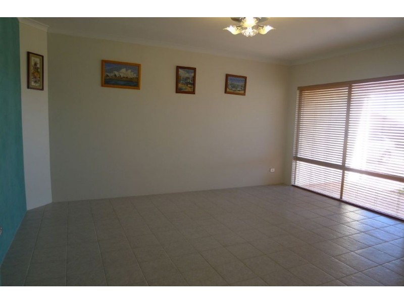 7 Spelthorne Way, Wellard WA 6170