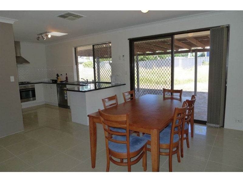 14 Lake Edge Lane, South Lake WA 6164