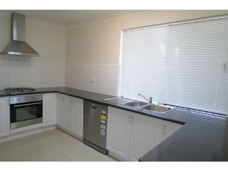 14 Lake Edge Lane, South Lake WA 6164