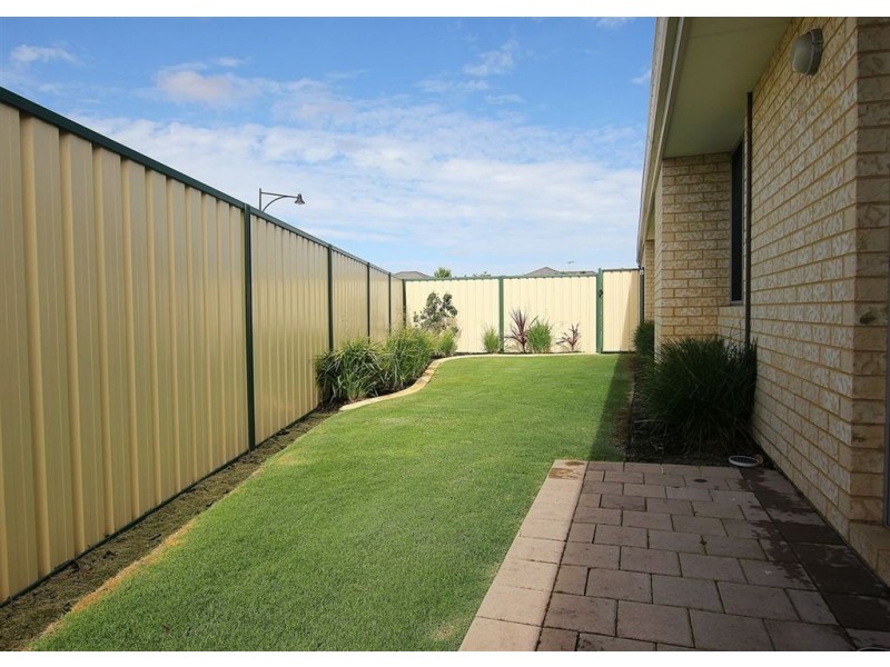 59 Macquarie Boulevard, Hammond Park WA 6164