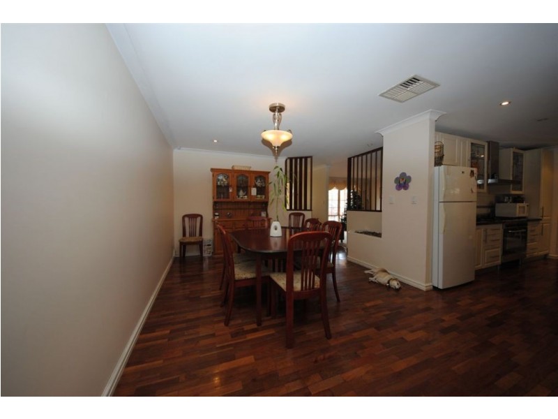 33 Envall Way, Leeming WA 6149