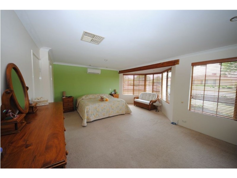 33 Envall Way, Leeming WA 6149