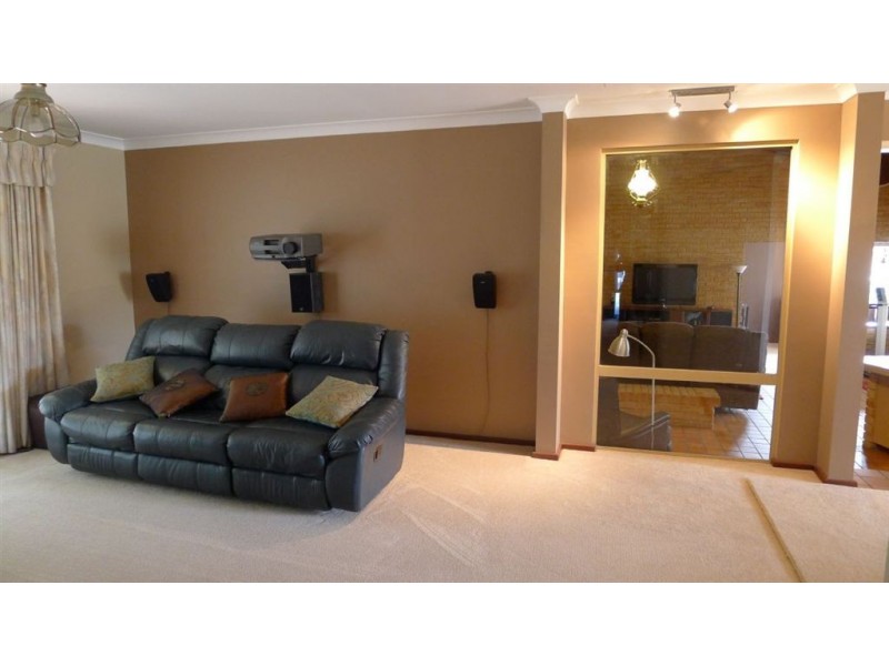 5 Allard Place, Leeming WA 6149