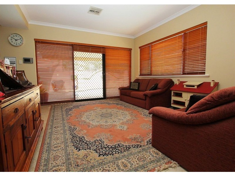 107 Glen Iris Drive, Jandakot WA 6164