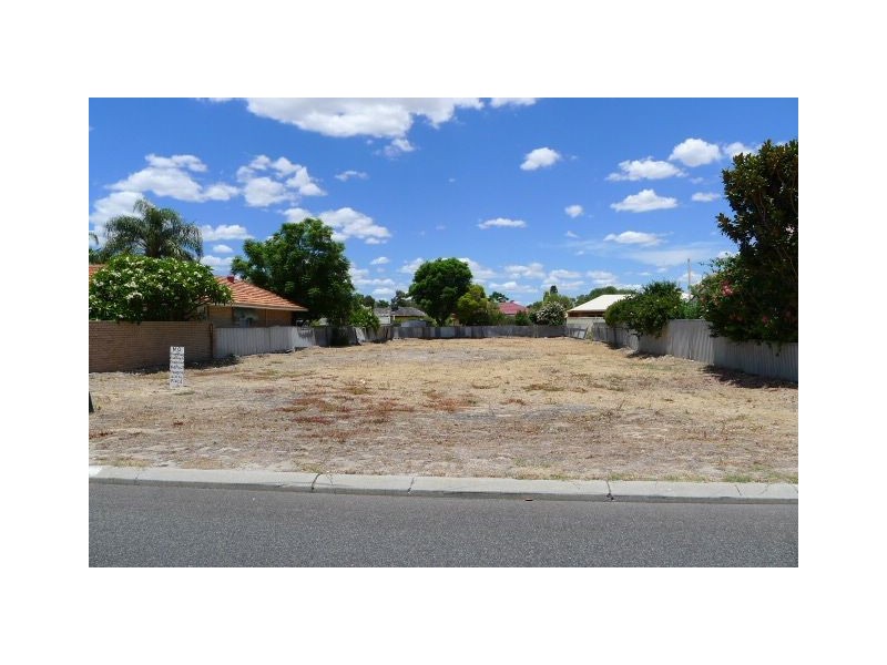 15 River Road, Cannington WA 6107