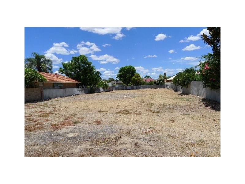 15 River Road, Cannington WA 6107