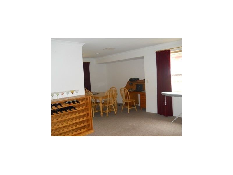 111 Jackson Avenue, Winthrop WA 6150