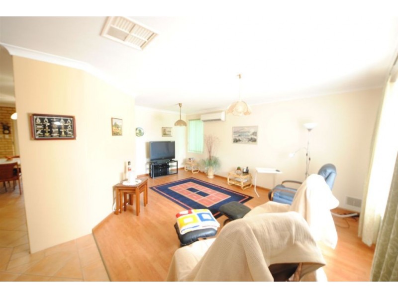 5b Cary Green, Bateman WA 6150