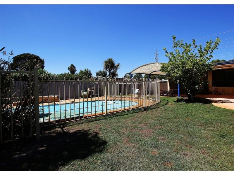 3 Hayes Road, Leeming WA 6149