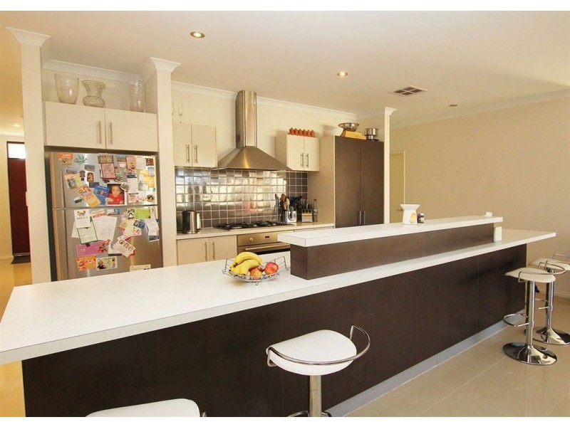 28 St Joseph Fairway, Success WA 6164