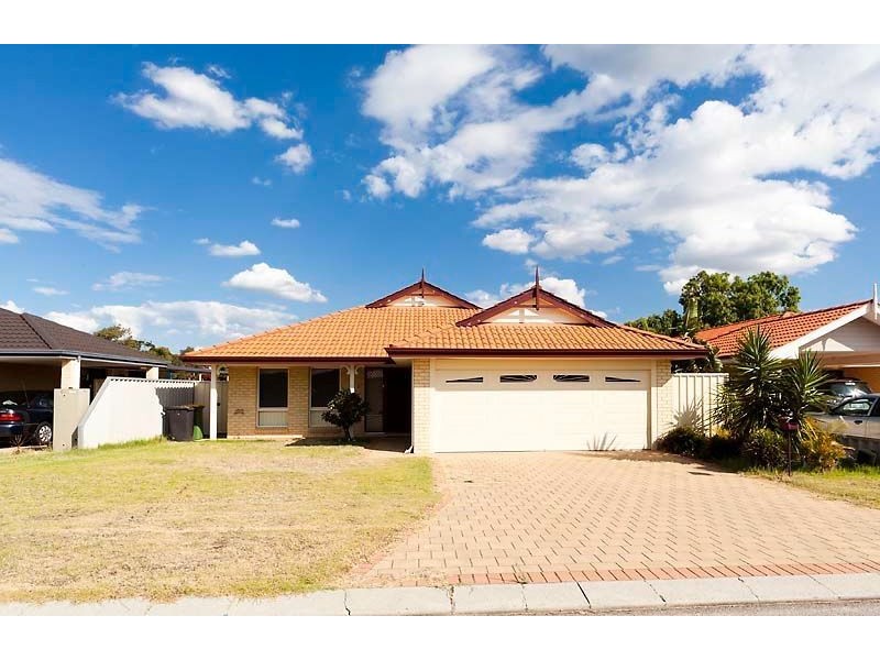 33 Abrolhos Loop, Beckenham WA 6107