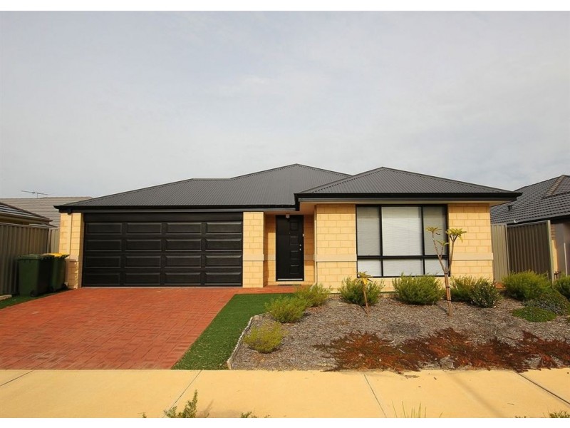 4 Blackall Mews, Piara Waters WA 6112