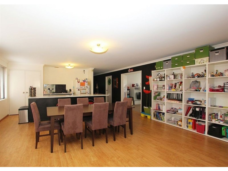 4 Blackall Mews, Piara Waters WA 6112