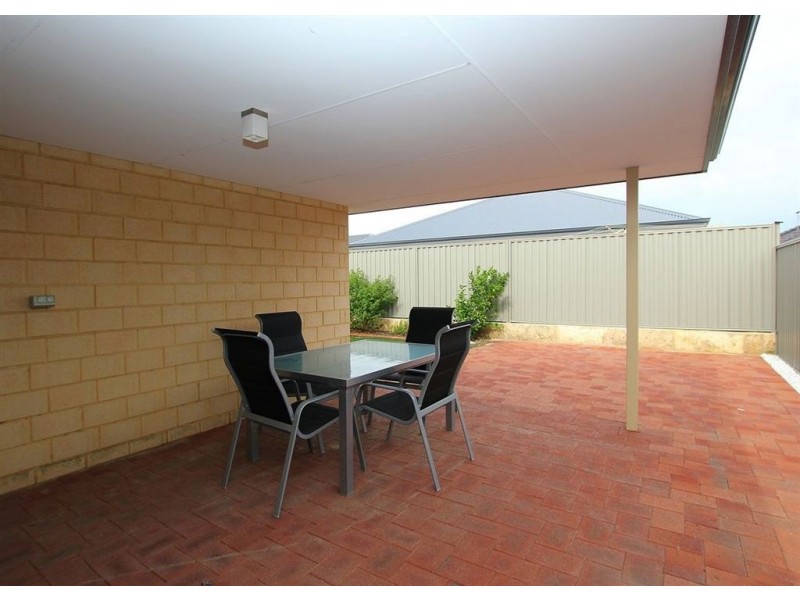 4 Blackall Mews, Piara Waters WA 6112