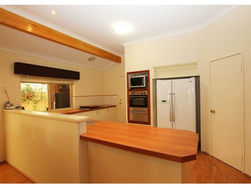 15 Avon Crescent, Atwell WA 6164