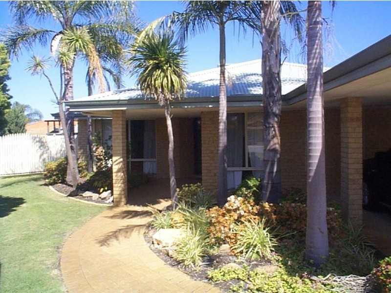 17 BOSCI COURT, Atwell WA 6164