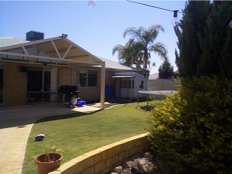 17 BOSCI COURT, Atwell WA 6164
