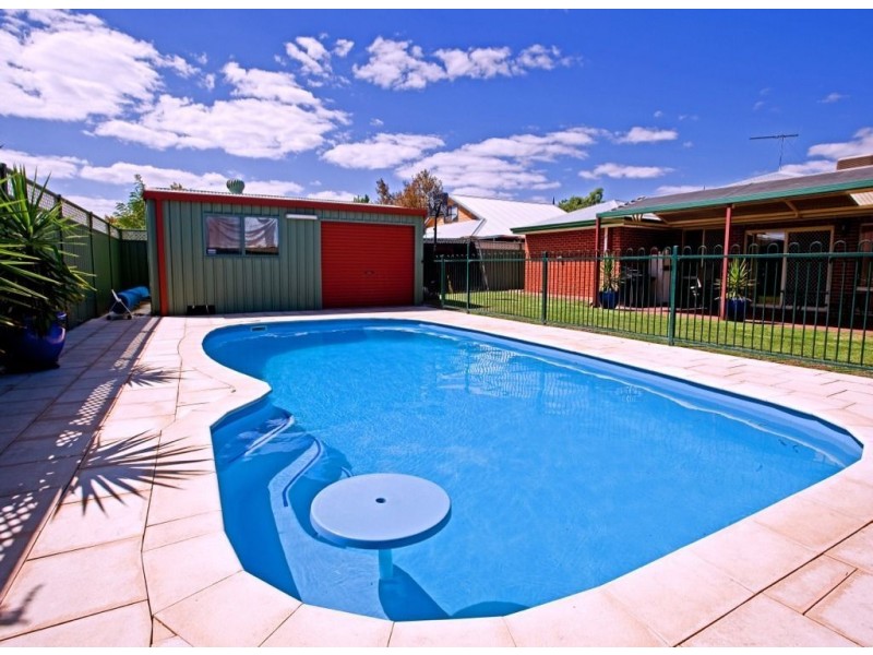 4 Jerrat Mews, Atwell WA 6164