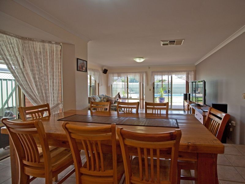 4 Jerrat Mews, Atwell WA 6164