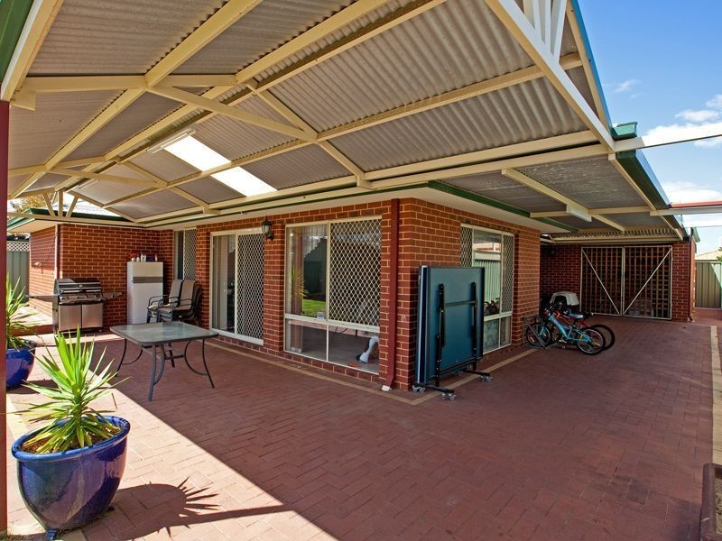4 Jerrat Mews, Atwell WA 6164