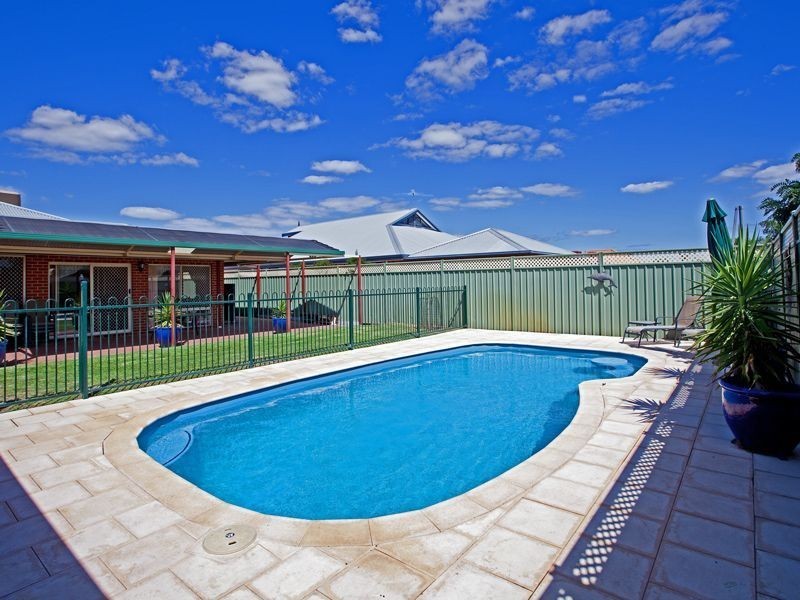 4 Jerrat Mews, Atwell WA 6164