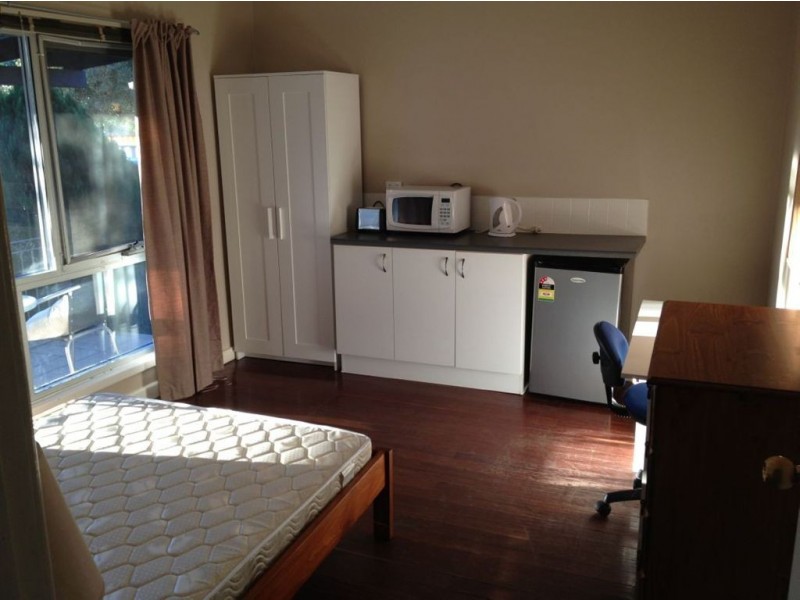 86 Leach Highway, Wilson WA 6107