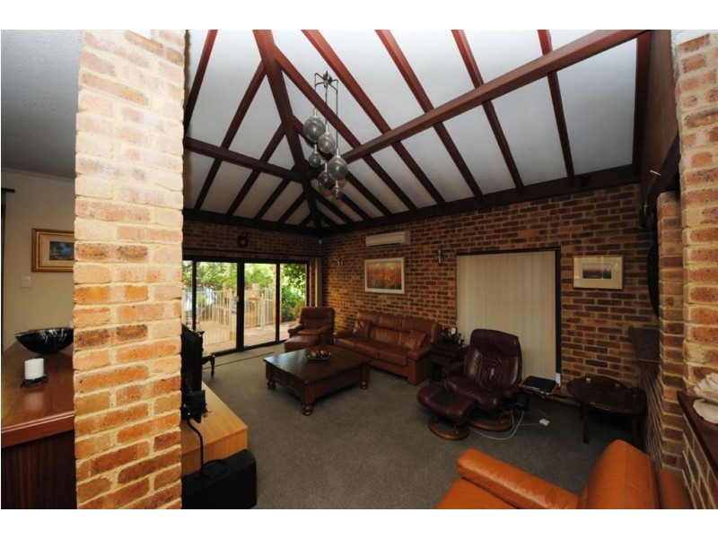 5 McWhae Place, Bull Creek WA 6149