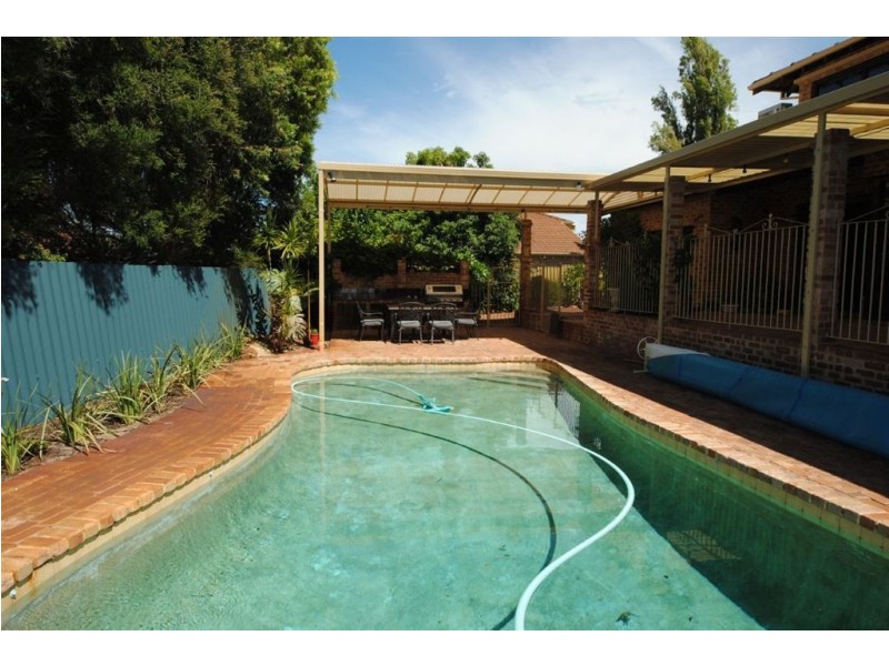 5 McWhae Place, Bull Creek WA 6149