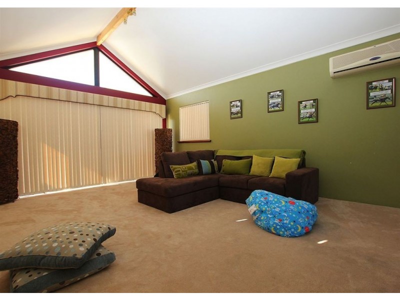 23 The Lakes Boulevard, Jandakot WA 6164