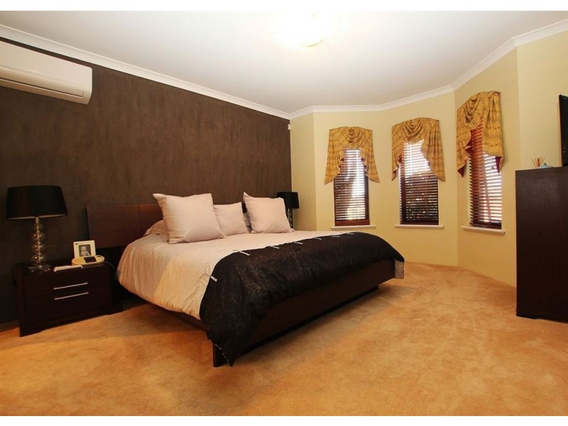 23 The Lakes Boulevard, Jandakot WA 6164