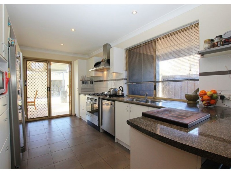 4 South Lake Drive, South Lake WA 6164